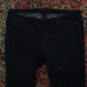 Hue Size Large (L) dark wash jeggings size 12-14.